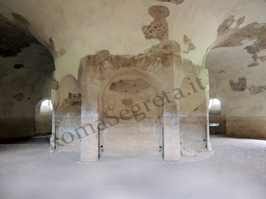 pilastro del mausoleo di romolo