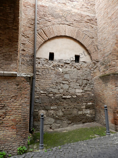 portico su clivo di scauro