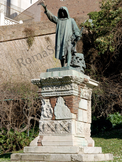 statua di cola di rienzo