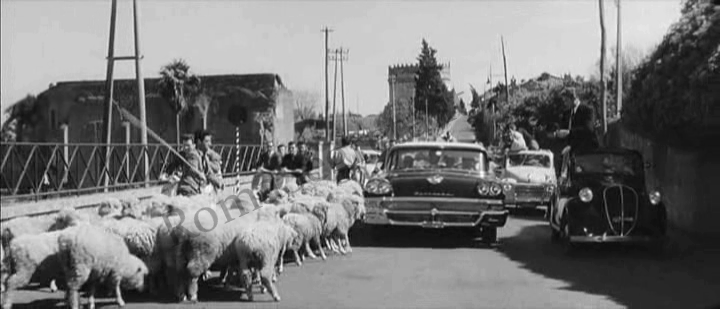 scena sull'appia antica a la dolce vita