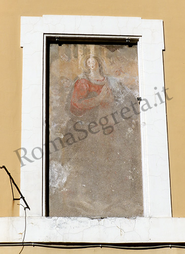 affresco della vergine maria a largo del pallaro