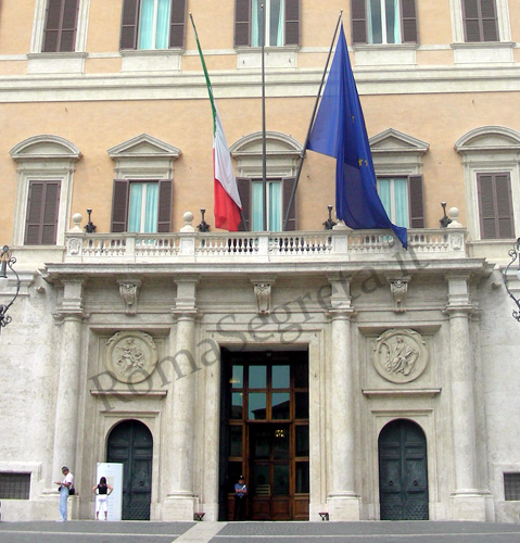 portale di palazzo montecitorio