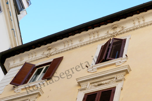 palazzo santiago a piazza dei satiri