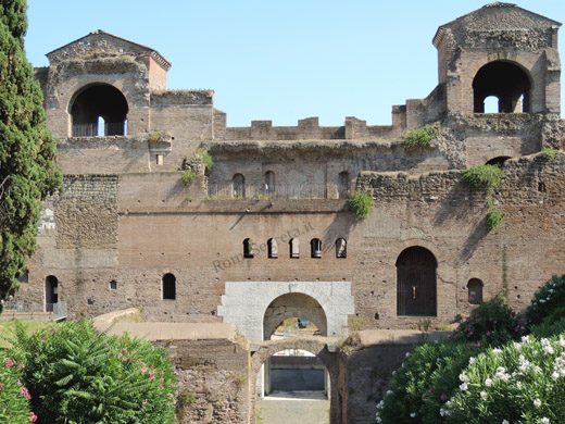 lato interno di porta asinaria