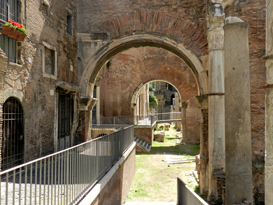 portico di ottavia oggi