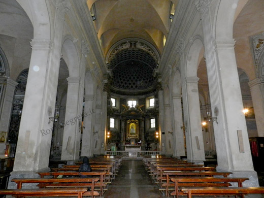 interno di santa maria della consolazione