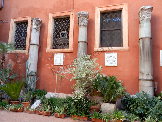 colonne del tempio del sole