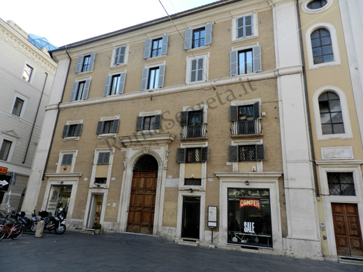 palazzo dell'arciconfraternita dei lombardi