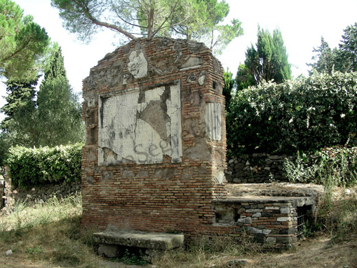 tomba dei figli di sesto pompeio giusto