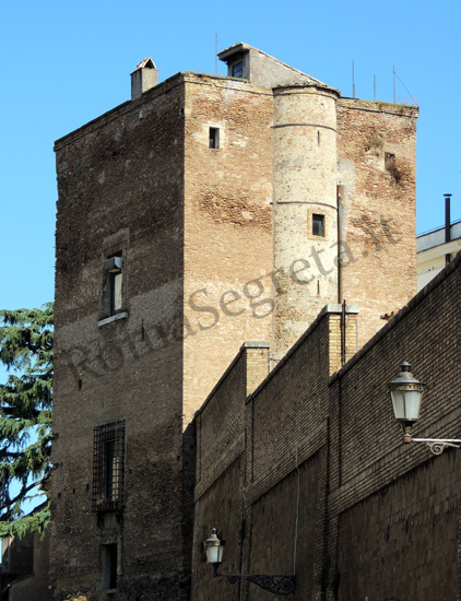 Vedi su Google Maps torre degli annibaldi