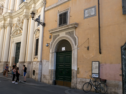 ex ospizio dei trinitari castigliani a via dei condotti