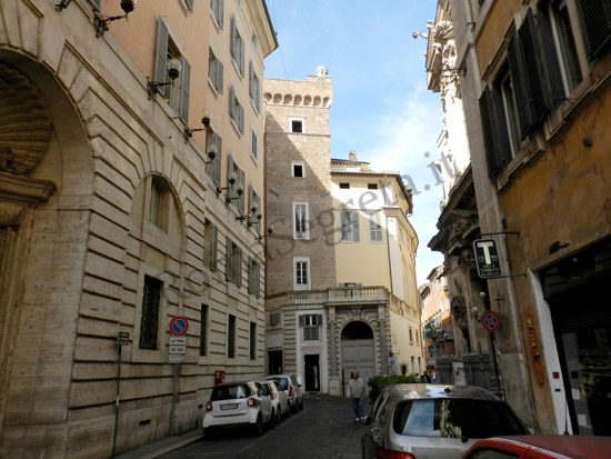 Vedi su Google Maps via dei portoghesi