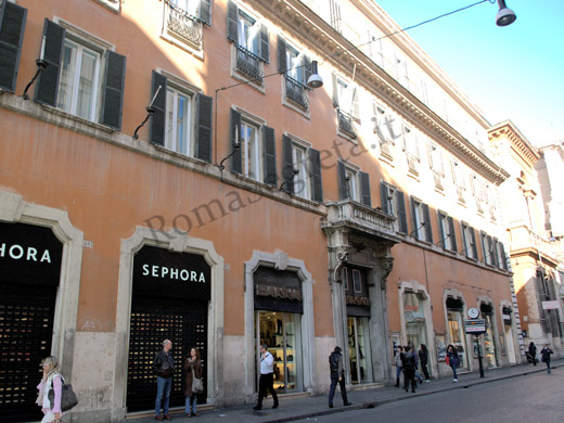 palazzo pulieri su via del corso