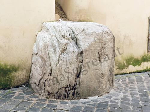 colonna del tempio di matidia