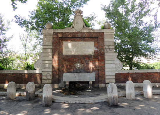 Vedi su Google Maps fontana testaccio