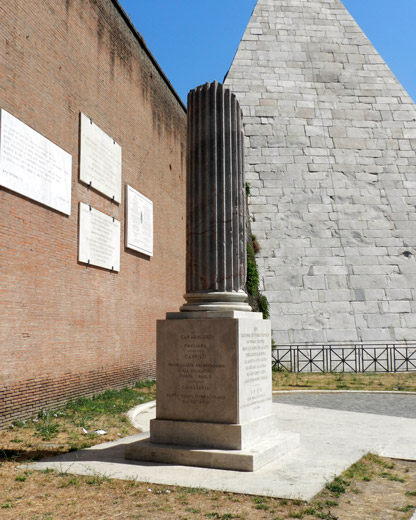 colonna e lapidi presso porta s.paolo