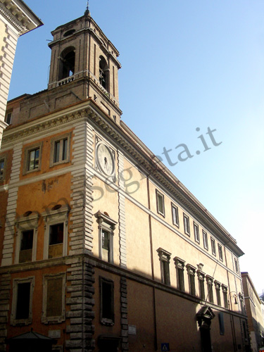 facciata di s.ivo alla sapienza su corso del rinascimento