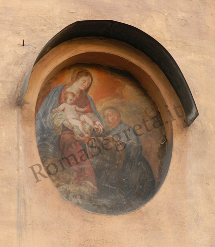 madonnela su piazza di s.andrea della valle