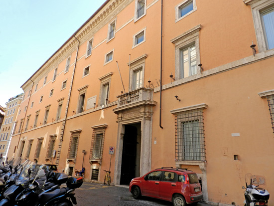 Vedi su Google Maps palazzo mattei di paganica