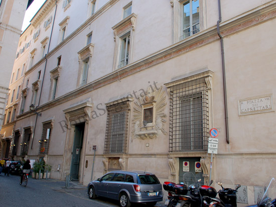 Vedi su Google Maps piazza dei caprettari