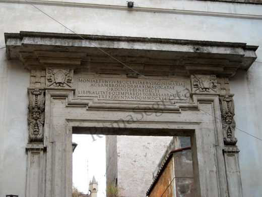 epigrafe su portale di s.ambrogio