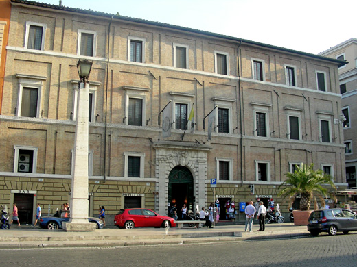 palazzo cesi su via della conciliazione