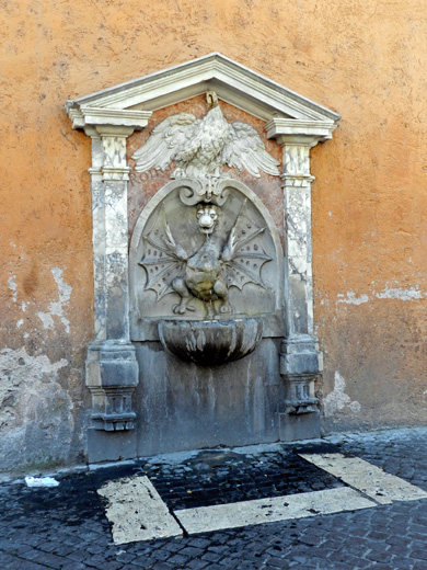 fontana di destra di palazzo dei penitenzieri