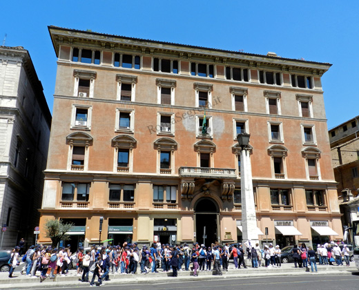 palazzo latmiral su via della conciliazione