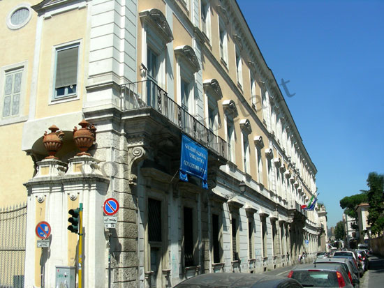 Vedi su Google Maps via della lungara