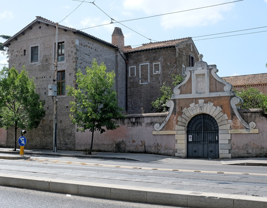 ingresso al convento su via labicana