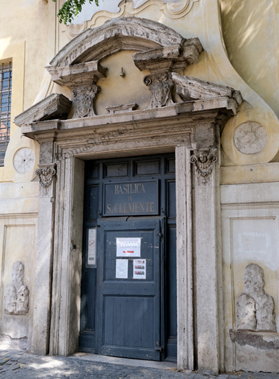 ingresso di s.clemente su via di s.giovanni in laterano