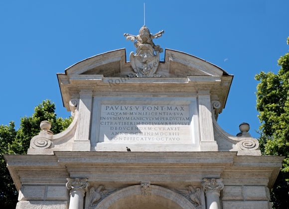 attico della fontana a piazza trilussa