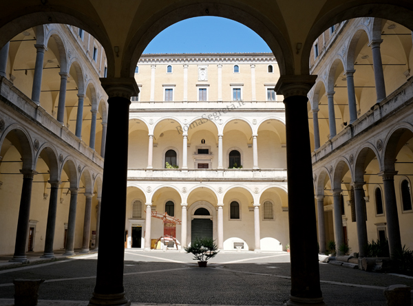 cortile del palazzo della cancelleria