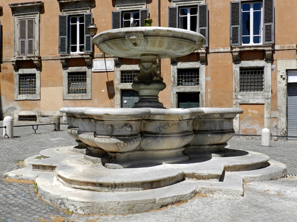 fontana del pianto a piazza delle cinque scòle