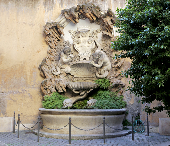 fontana a palazzo antamoro