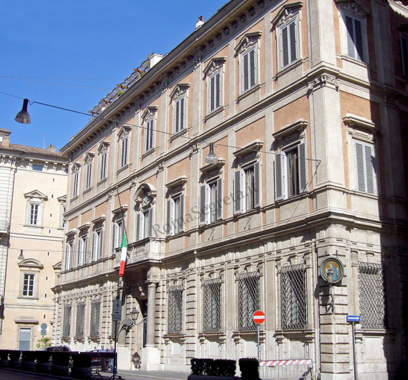 palazzo grazioli su via del plebiscito