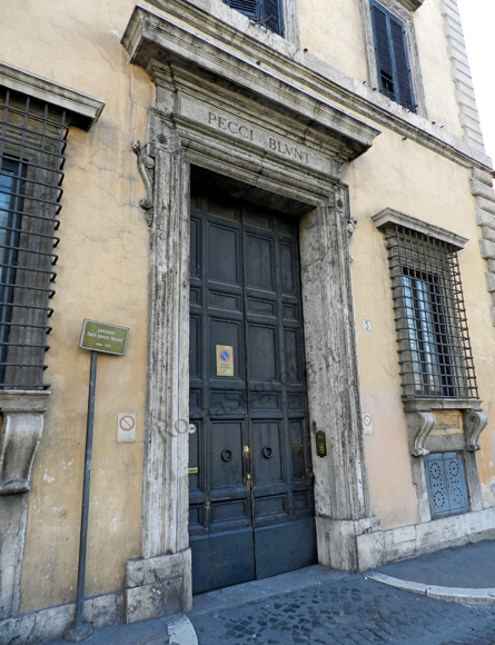 portale di palazzo fani pecci blunt