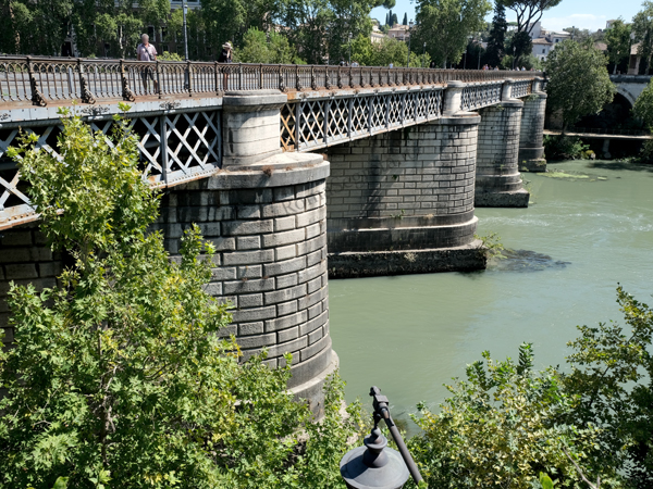 Vedi su Google Maps ponte palatino