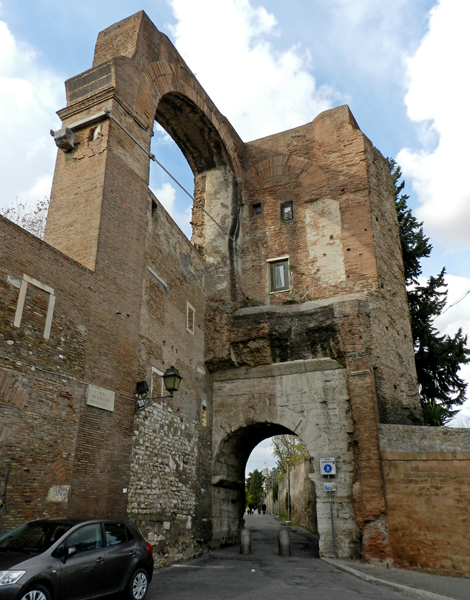 Vedi su Google Maps arco di dolabella e silano