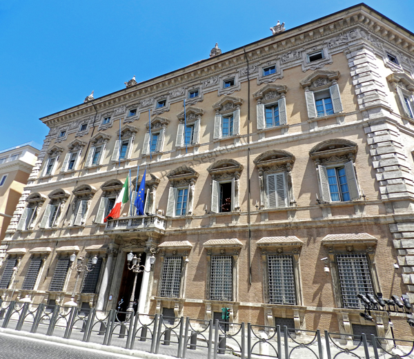 Vedi su Google Maps palazzo madama
