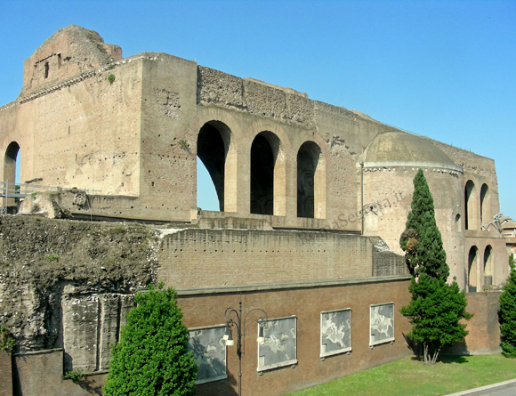 basilica di massenzio verso via dei fori imperiali