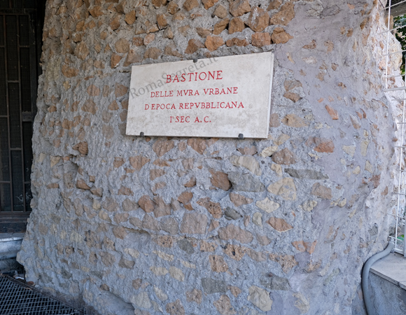 mura serviane a piazza albania