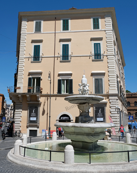 palazzo muti bussi su piazza d'aracoeli
