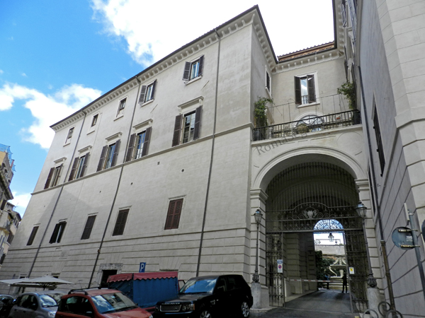 Vedi su Google Maps via di monte giordano