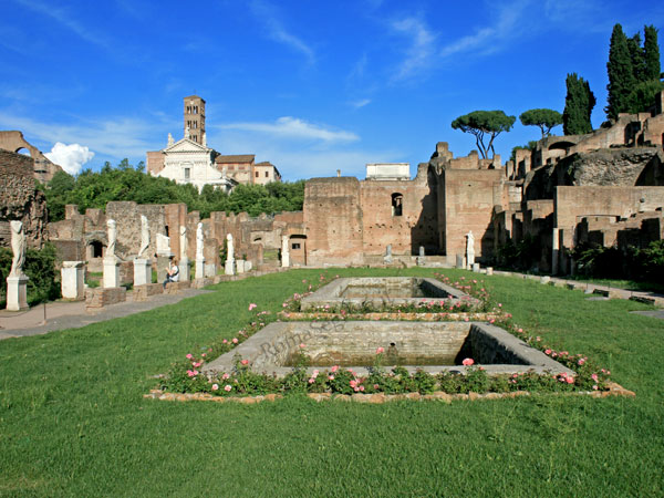 Vedi su Google Maps casa delle vestali