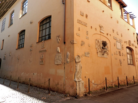casa di antonio canova su via canova