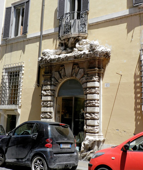 nicchia dell'antica fontana del sileno