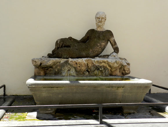 statua del sileno o babuino