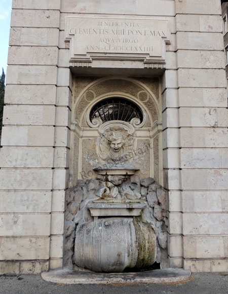 fontana della botticella a largo s.rocco