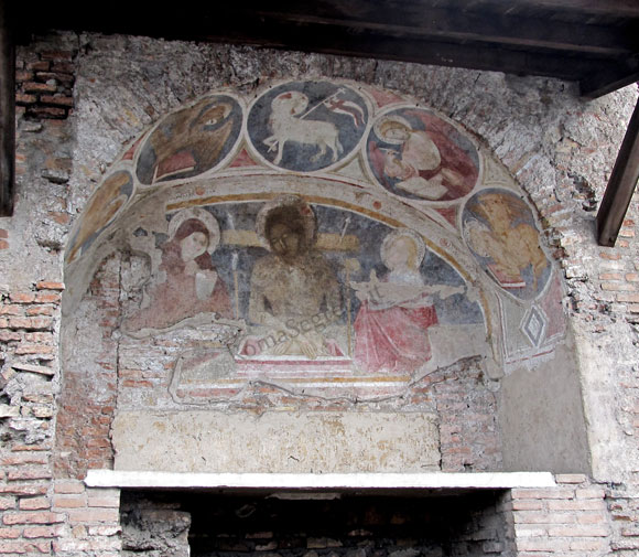 abside con affresco all'insula roma